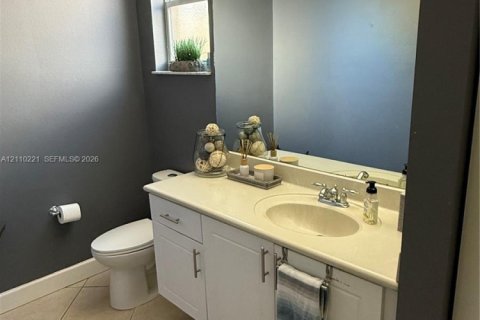 House in Cutler Bay, Florida 4 bedrooms, 197.51 sq.m. № 2428586 - photo 13
