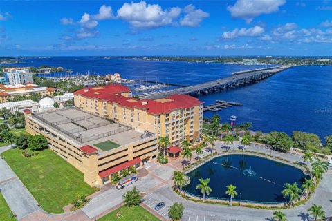 Copropriété à louer à Bradenton, Floride: 2 chambres, 142.6 m2 № 1634502 - photo 2