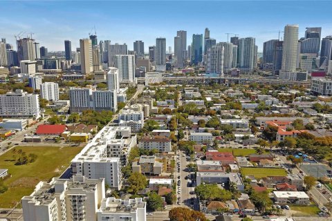Immobilier commercial à vendre à Miami, Floride: 352.01 m2 № 2081371 - photo 14