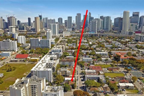 Immobilier commercial à vendre à Miami, Floride: 352.01 m2 № 2081371 - photo 15