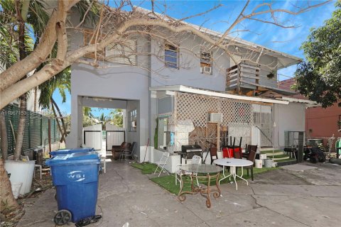 Immobilier commercial à vendre à Miami, Floride: 352.01 m2 № 2081371 - photo 7