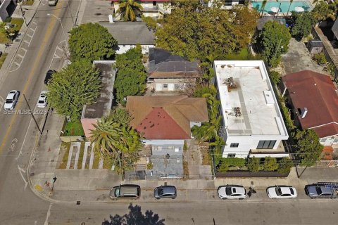 Immobilier commercial à vendre à Miami, Floride: 352.01 m2 № 2081371 - photo 4