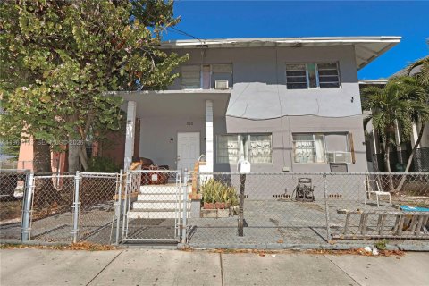Immobilier commercial à Miami, Floride 352.01 m2 № 2081371