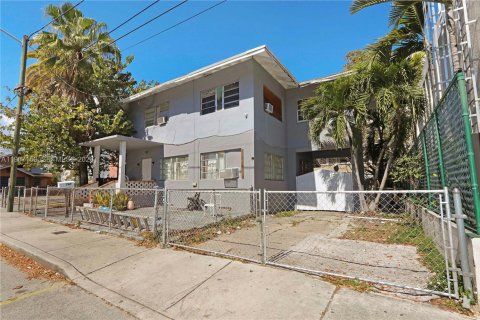 Immobilier commercial à vendre à Miami, Floride: 352.01 m2 № 2081371 - photo 6