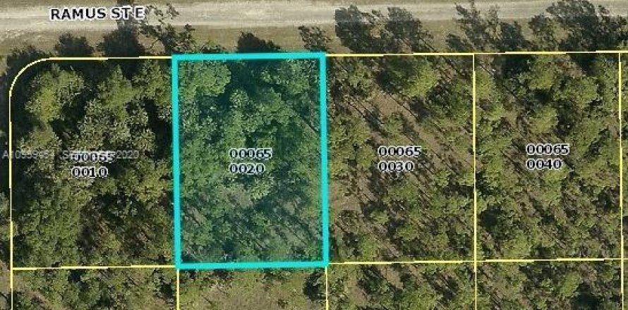 Propiedad comercial en Lehigh Acres, Florida № 2158329