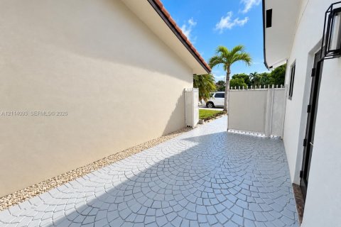Immobilier commercial à louer à Miami, Floride: 1 chambre, 60.39 m2 № 2439369 - photo 3