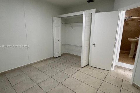 Immobilier commercial à louer à Miami, Floride: 1 chambre, 60.39 m2 № 2439369 - photo 7