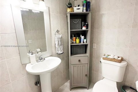 Condominio en venta en Aventura, Florida, 2 dormitorios, 99.68 m2 № 2034445 - foto 9