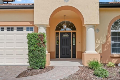 Condo in Lady Lake, Florida, 2 bedrooms  № 2157556 - photo 2