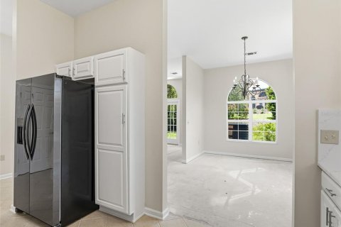 Condo in Lady Lake, Florida, 2 bedrooms  № 2157556 - photo 7