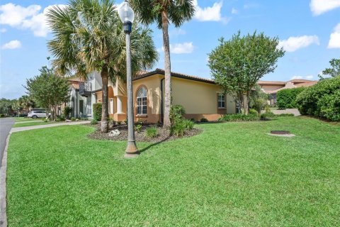 Condo in Lady Lake, Florida, 2 bedrooms  № 2157556 - photo 3