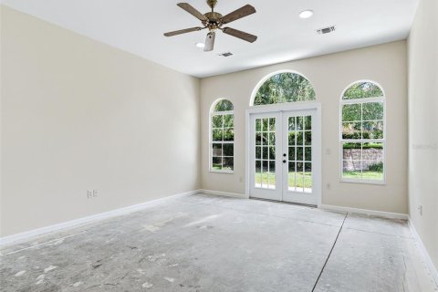 Condo in Lady Lake, Florida, 2 bedrooms  № 2157556 - photo 18