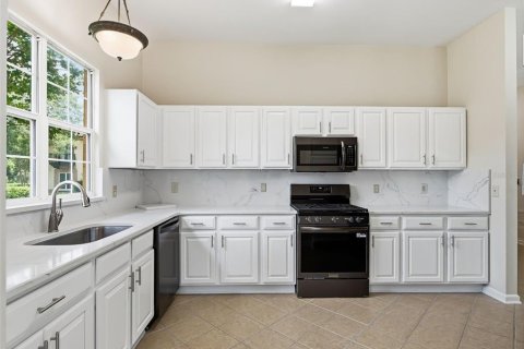 Condo in Lady Lake, Florida, 2 bedrooms  № 2157556 - photo 6