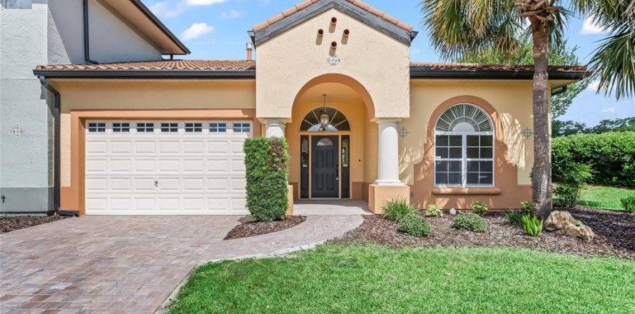 Condo in Lady Lake, Florida, 2 bedrooms  № 2157556