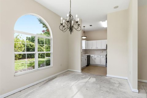 Condo in Lady Lake, Florida, 2 bedrooms  № 2157556 - photo 9