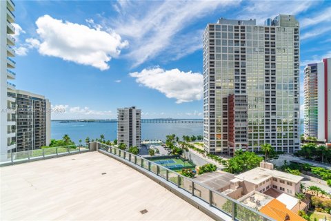 Condo in Miami, Florida, 1 bedroom  № 2081084 - photo 20