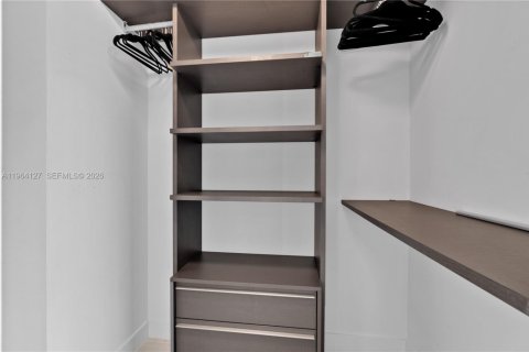 Condo in Miami, Florida, 1 bedroom  № 2081084 - photo 14