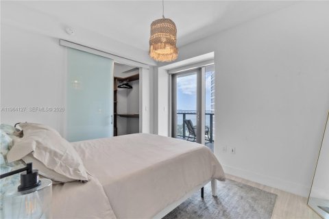 Condo in Miami, Florida, 1 bedroom  № 2081084 - photo 11
