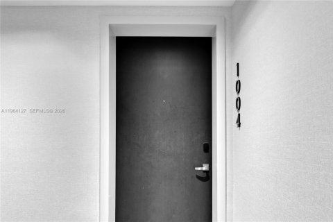 Condo in Miami, Florida, 1 bedroom  № 2081084 - photo 18