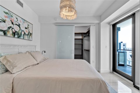 Condo in Miami, Florida, 1 bedroom  № 2081084 - photo 10