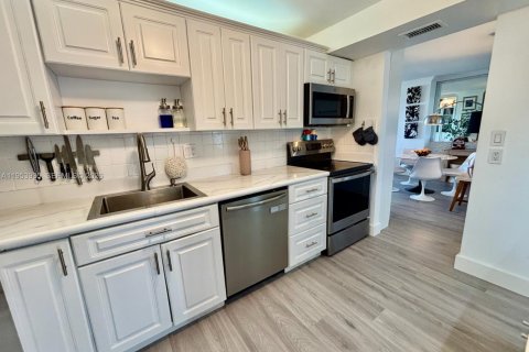 Copropriété à vendre à Aventura, Floride: 2 chambres, 121.98 m2 № 2009521 - photo 13