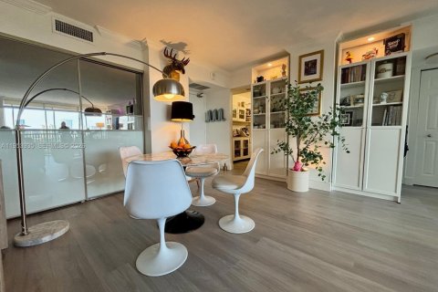 Copropriété à vendre à Aventura, Floride: 2 chambres, 121.98 m2 № 2009521 - photo 10