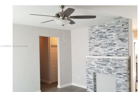 Casa en venta en Wilton Manors, Florida, 3 dormitorios, 111.95 m2 № 2000455 - foto 2