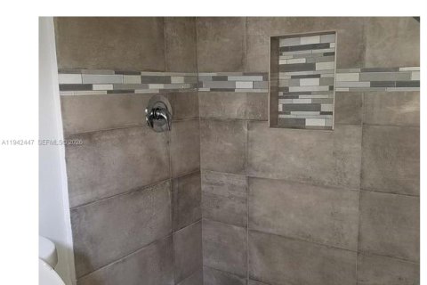 Casa en venta en Wilton Manors, Florida, 3 dormitorios, 111.95 m2 № 2000455 - foto 10