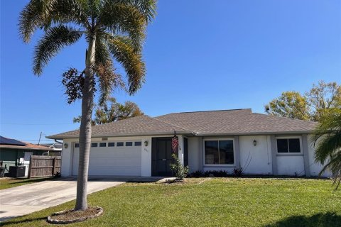 House in Port Charlotte, Florida 3 bedrooms, 109.72 sq.m. № 2362399