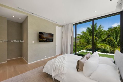 Villa ou maison à vendre à Miami Beach, Floride: 6 chambres, 426.42 m2 № 2300412 - photo 30