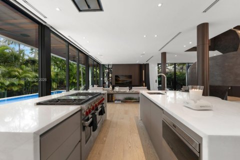 Villa ou maison à vendre à Miami Beach, Floride: 6 chambres, 426.42 m2 № 2300412 - photo 10