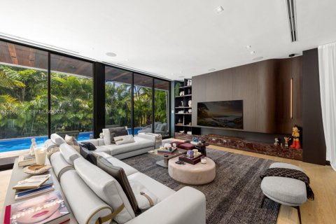 Villa ou maison à vendre à Miami Beach, Floride: 6 chambres, 426.42 m2 № 2300412 - photo 2