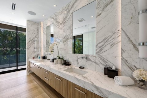 Villa ou maison à vendre à Miami Beach, Floride: 6 chambres, 426.42 m2 № 2300412 - photo 22