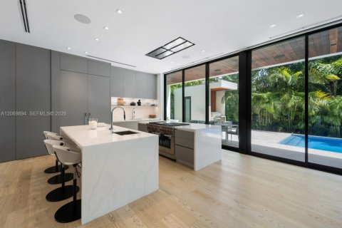 Villa ou maison à vendre à Miami Beach, Floride: 6 chambres, 426.42 m2 № 2300412 - photo 7