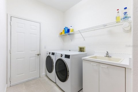 House in Sarasota, Florida 3 bedrooms, 149.02 sq.m. № 1773023 - photo 26