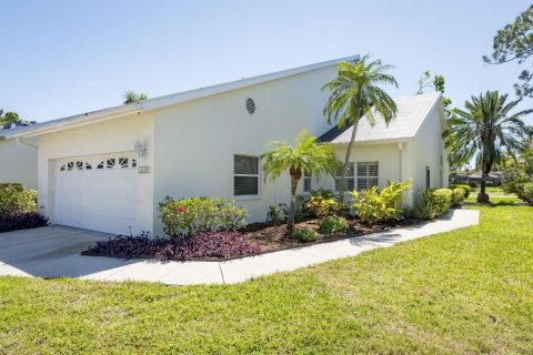 House in Sarasota, Florida 3 bedrooms, 149.02 sq.m. № 1773023 - photo 1