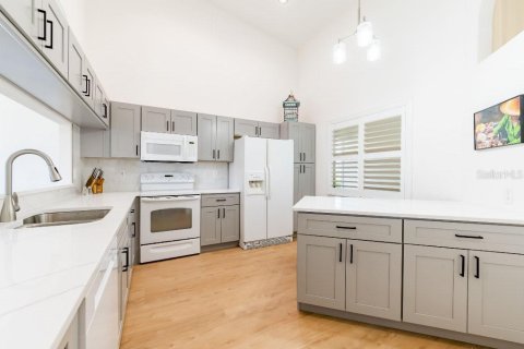 House in Sarasota, Florida 3 bedrooms, 149.02 sq.m. № 1773023 - photo 4