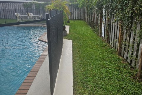 Casa en alquiler en Sunrise, Florida, 3 dormitorios, 109.53 m2 № 1986505 - foto 19