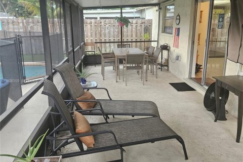 Casa en alquiler en Sunrise, Florida, 3 dormitorios, 109.53 m2 № 1986505 - foto 24