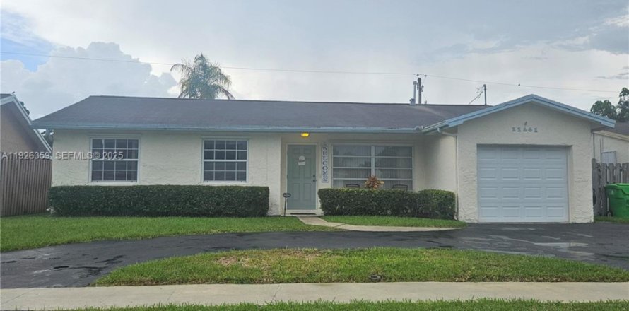 Casa en Sunrise, Florida 3 dormitorios, 109.53 m2 № 1986505