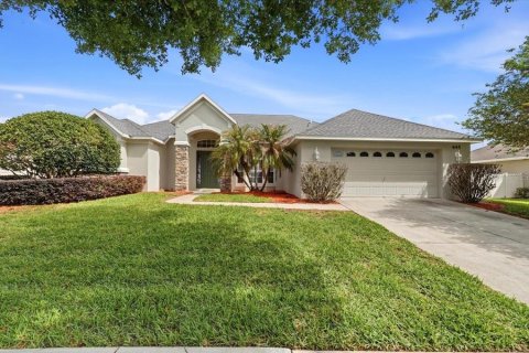 Casa en Auburndale, Florida 4 dormitorios, 225.47 m2 № 2219525
