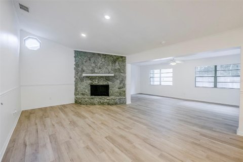 House in Longwood, Florida 3 bedrooms, 154.03 sq.m. № 1812416 - photo 2