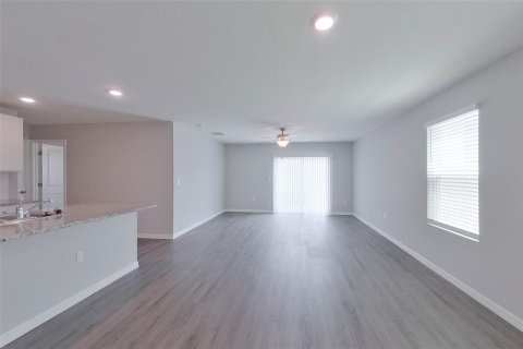 Villa ou maison à louer à Ocala, Floride: 5 chambres, 220.18 m2 № 2383859 - photo 4
