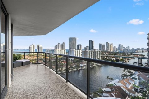 Condo in Aventura, Florida, 2 bedrooms  № 1971639 - photo 1