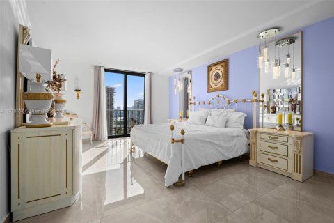 Condo in Aventura, Florida, 2 bedrooms  № 1971639 - photo 29