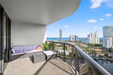 Condo in Aventura, Florida, 2 bedrooms  № 1971639 - photo 3