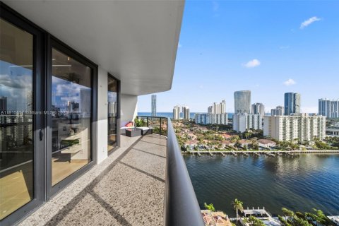 Condo in Aventura, Florida, 2 bedrooms  № 1971639 - photo 2