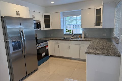 Villa ou maison à vendre à Oakland Park, Floride: 3 chambres, 149.67 m2 № 1958417 - photo 7