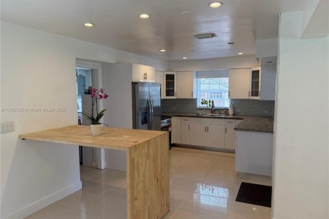 Villa ou maison à vendre à Oakland Park, Floride: 3 chambres, 149.67 m2 № 1958417 - photo 6