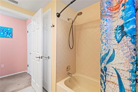 House in Spring Hill, Florida 2 bedrooms, 147.53 sq.m. № 1833060 - photo 16